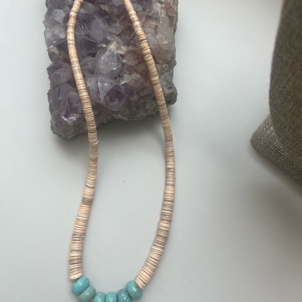 Turquoise and Shell Necklace - Picture 4 of 4